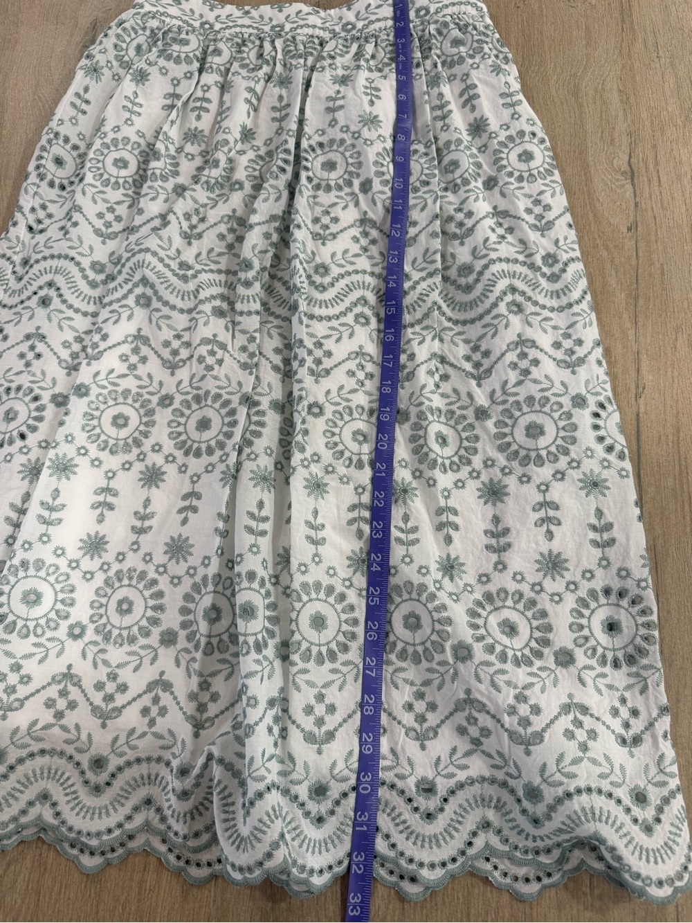 LOFT Embroidered Eyelet 2-Piece Crop Top Midi Skirt Set Sage Green White Size 6 - Picture 15 of 16